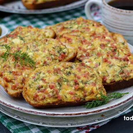 Pizza Tadında Yumurtalı Ekmek Tarifi